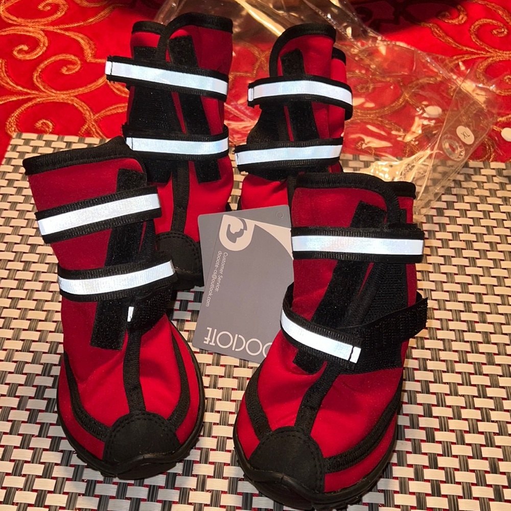 Dociote dog shoes